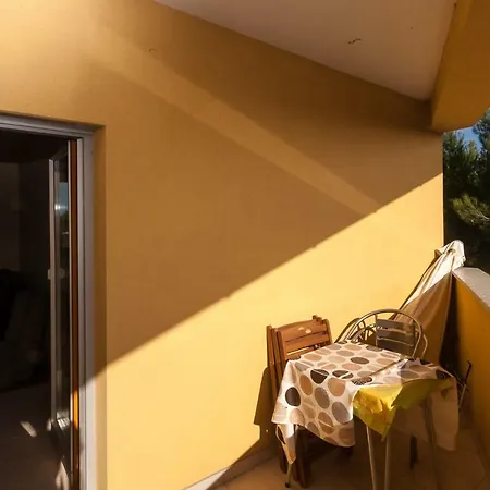 Apartments Klara Pomer Exterior photo
