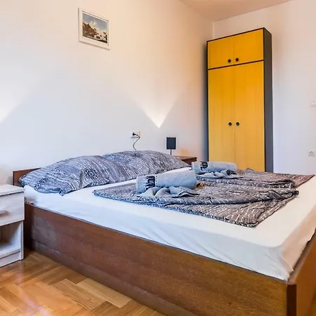 Apartments Klara Pomer Exterior photo