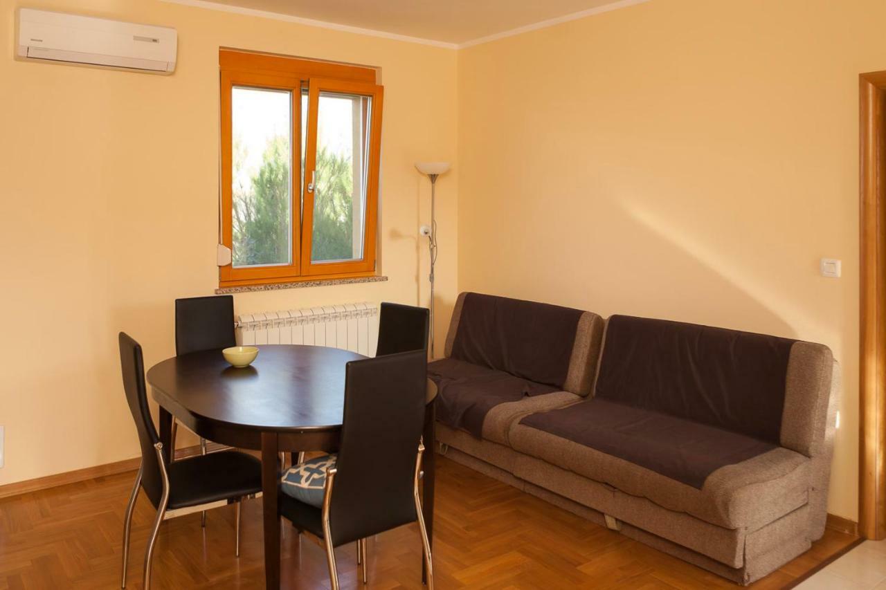 Klara Apartment Pomer
