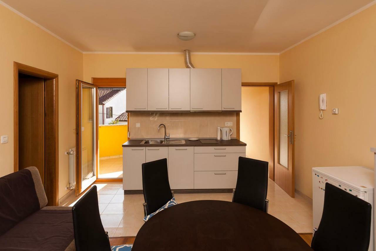 Klara Apartment *
