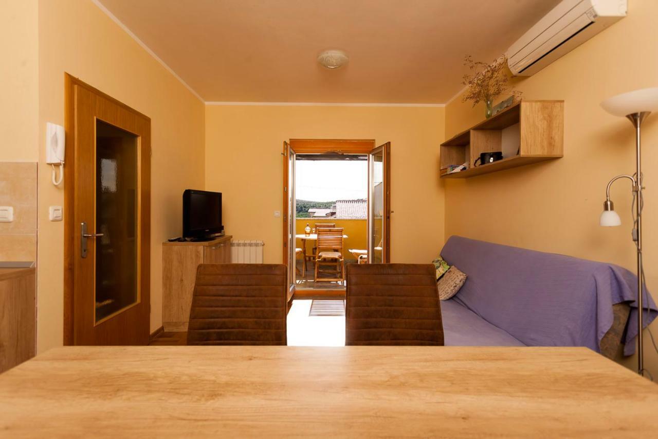 Klara Apartment Pomer